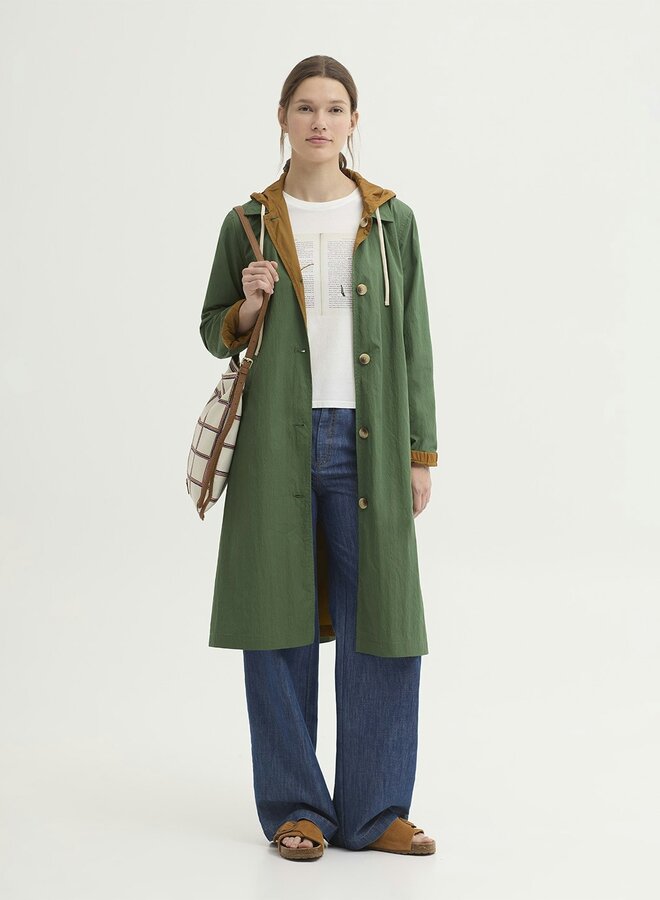 Nice Things - "Summer Reading" Cotton T-Shirt - White