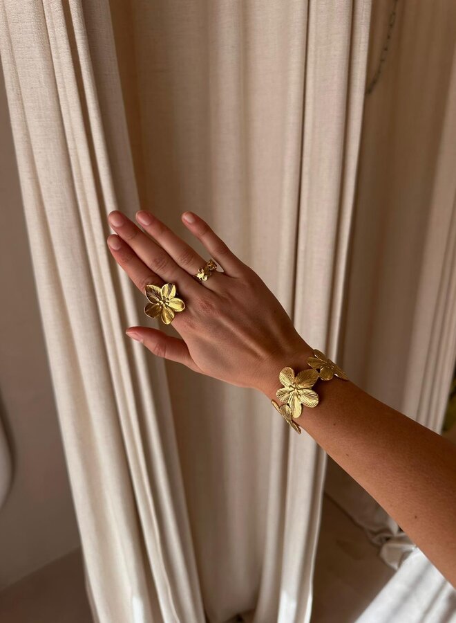 JAZZY - No Rain No Flowers - Big Flower Ring - Gold