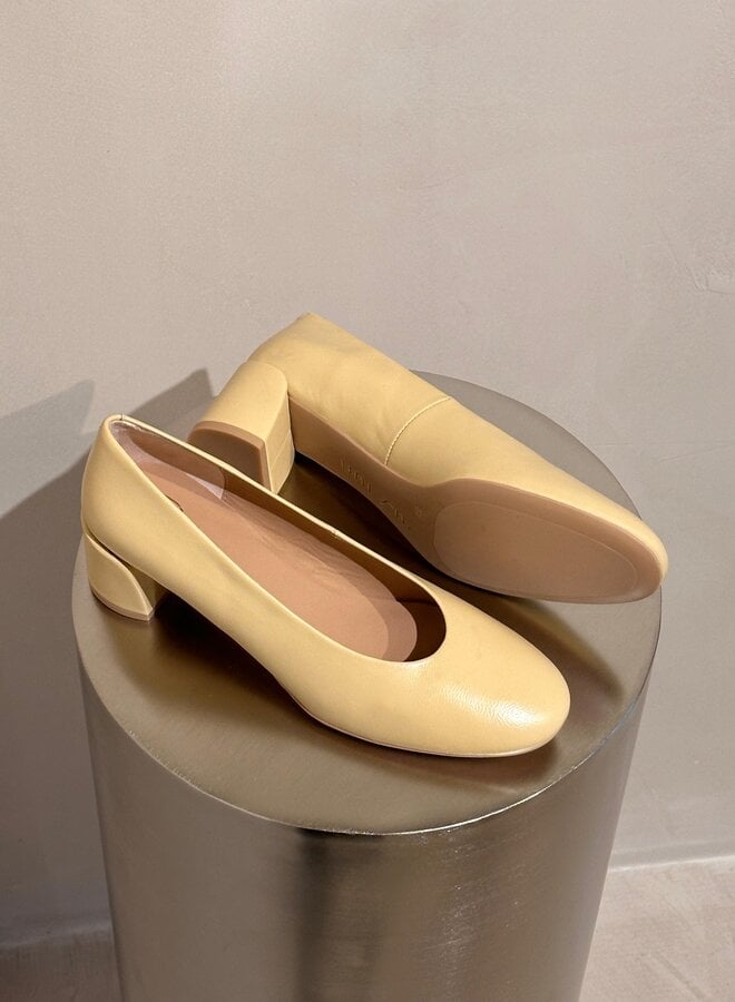 Unisa - Loreal Pump - Camomile Napa Top