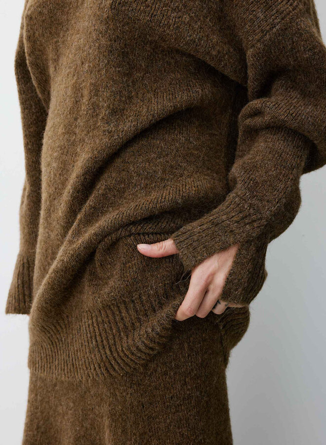 G&M - Oversized Short V-Neck Dress Airina - Chocolate