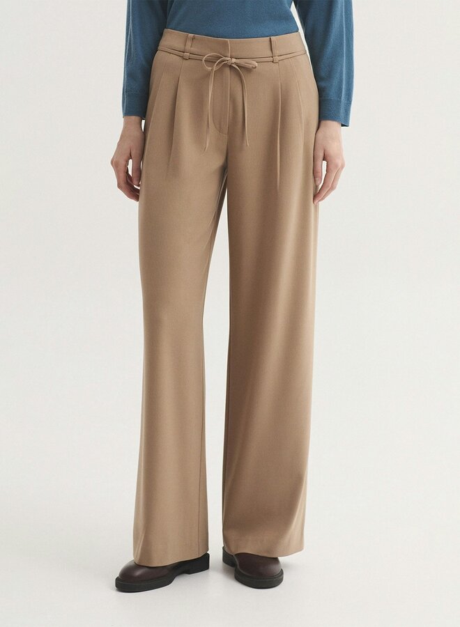 Nice Things - Flowy Darted Trousers - Light Beige
