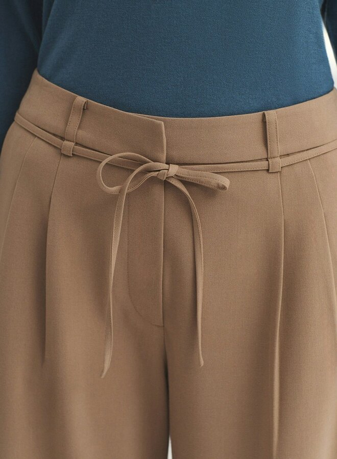 Nice Things - Flowy Darted Trousers - Light Beige