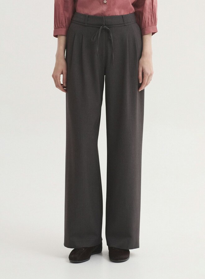 Nice Things - Flowy Darted Trousers - Mid Grey