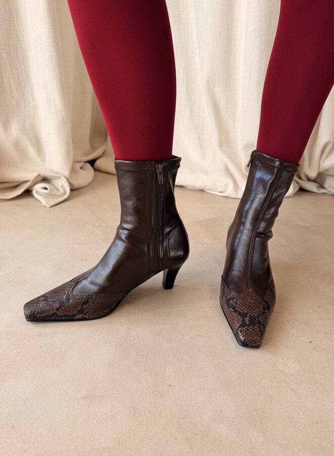 Miss Elastic - Malori + Serpent Boots - Marron