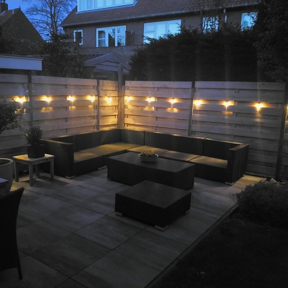 Varm-vit glödtråds-lampa på 3,5 Watt och dimbar