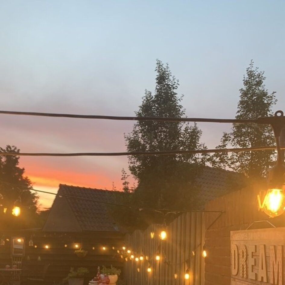 2,5W & 4,5W glödtråds-lampa, 2 000K, bärnstensglas Ø45 - dimbar