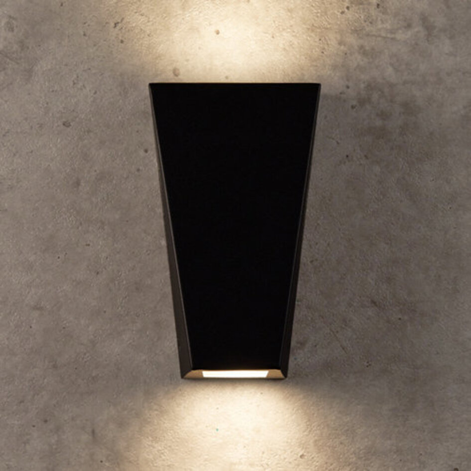 Svart modern vägglampa i rostfritt - Luisa