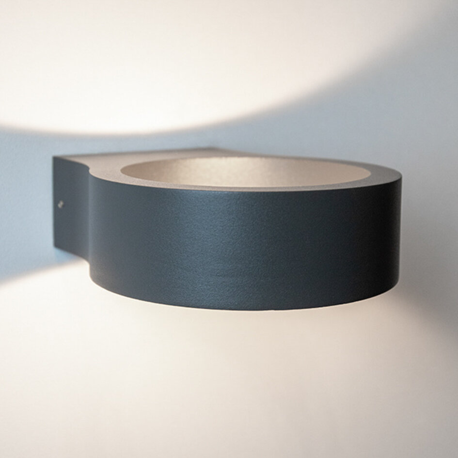 Modern utomhus lampa Leo - svart