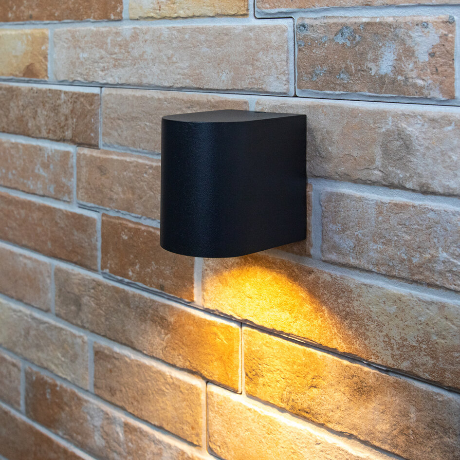 Modern vägglampa Nela - svart