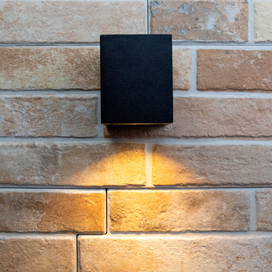 Modern vägglampa Wolfie - svart