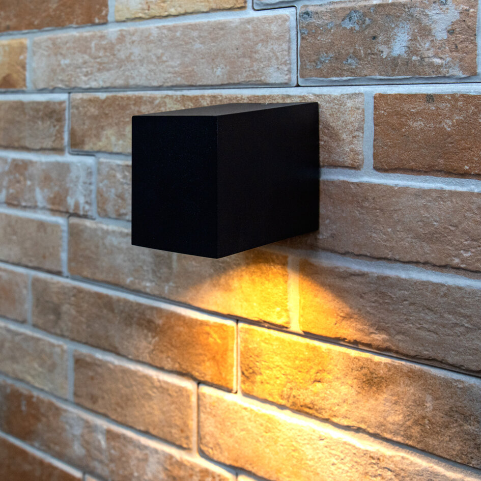 Modern vägglampa Wolfie - svart