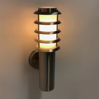 Utomhusvägglampa - grå i rostfritt stål