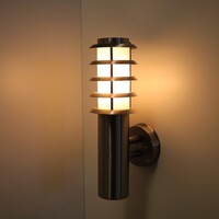 Utomhusvägglampa - grå i rostfritt stål