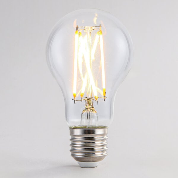 Filament-LED-lampa dim-to-warm 7 och 9 watt, klart glas