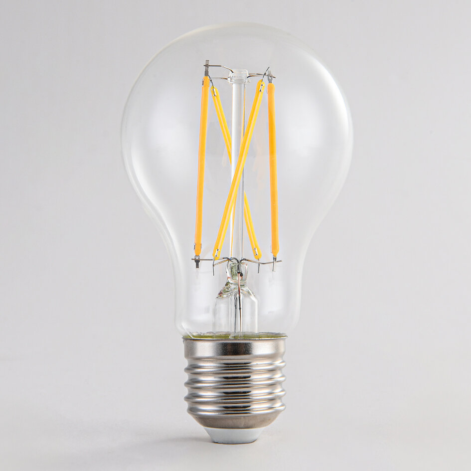 Filament-LED-lampa dim-to-warm 7 och 9 watt, klart glas