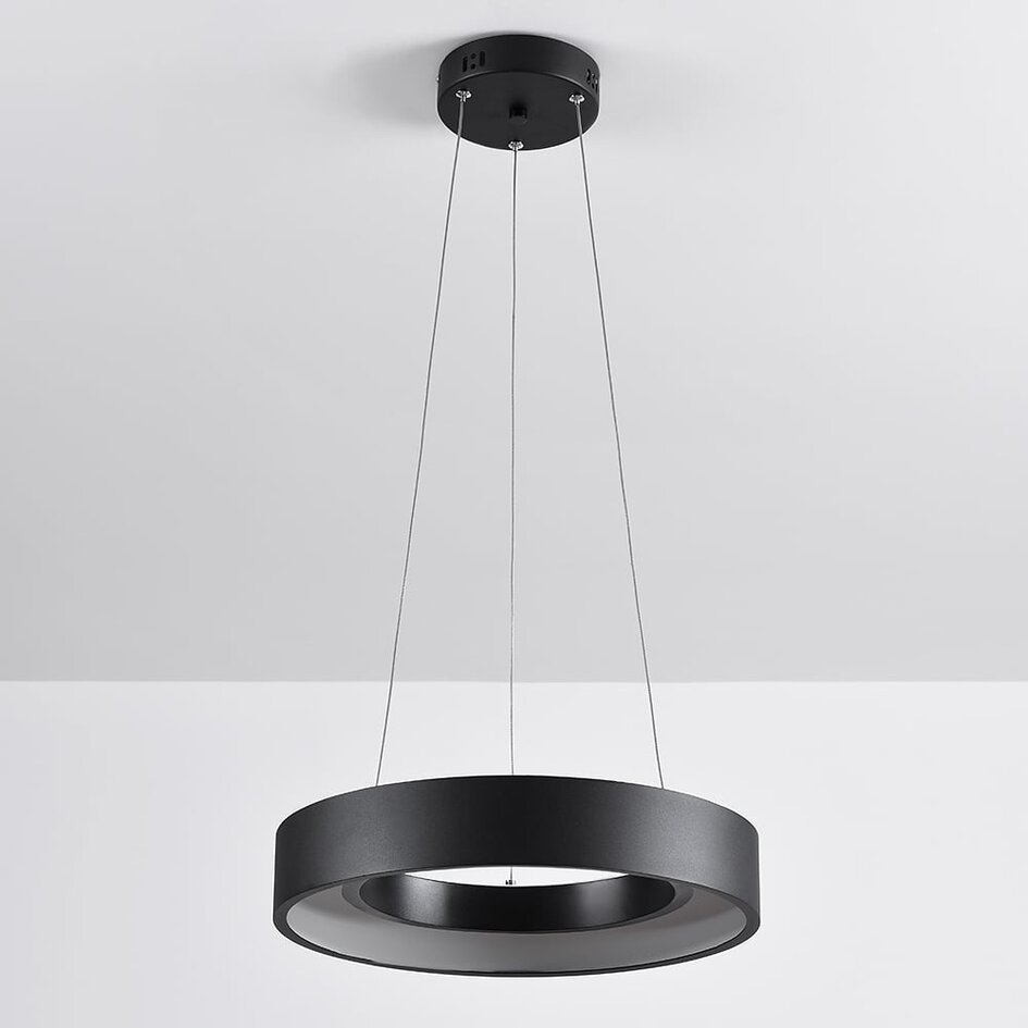 Modern pendellampa Roundy i mattsvart metall