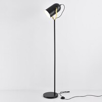 Industriell golvlampa Oslo i svart glänsande metall