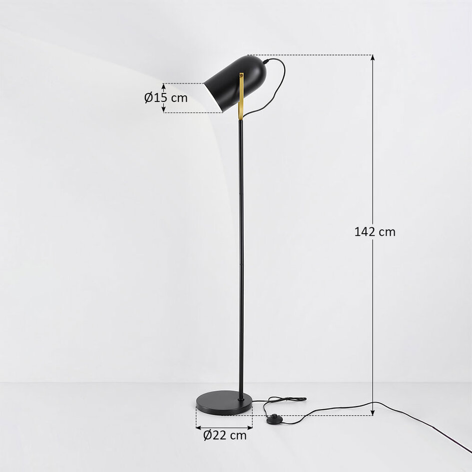Industriell golvlampa Oslo i svart glänsande metall