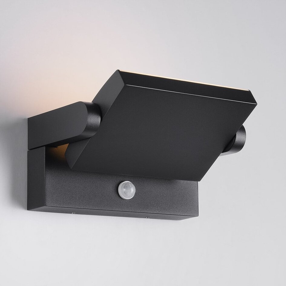 Justerbar utomhusvägglampa Berlin med sensor - svart