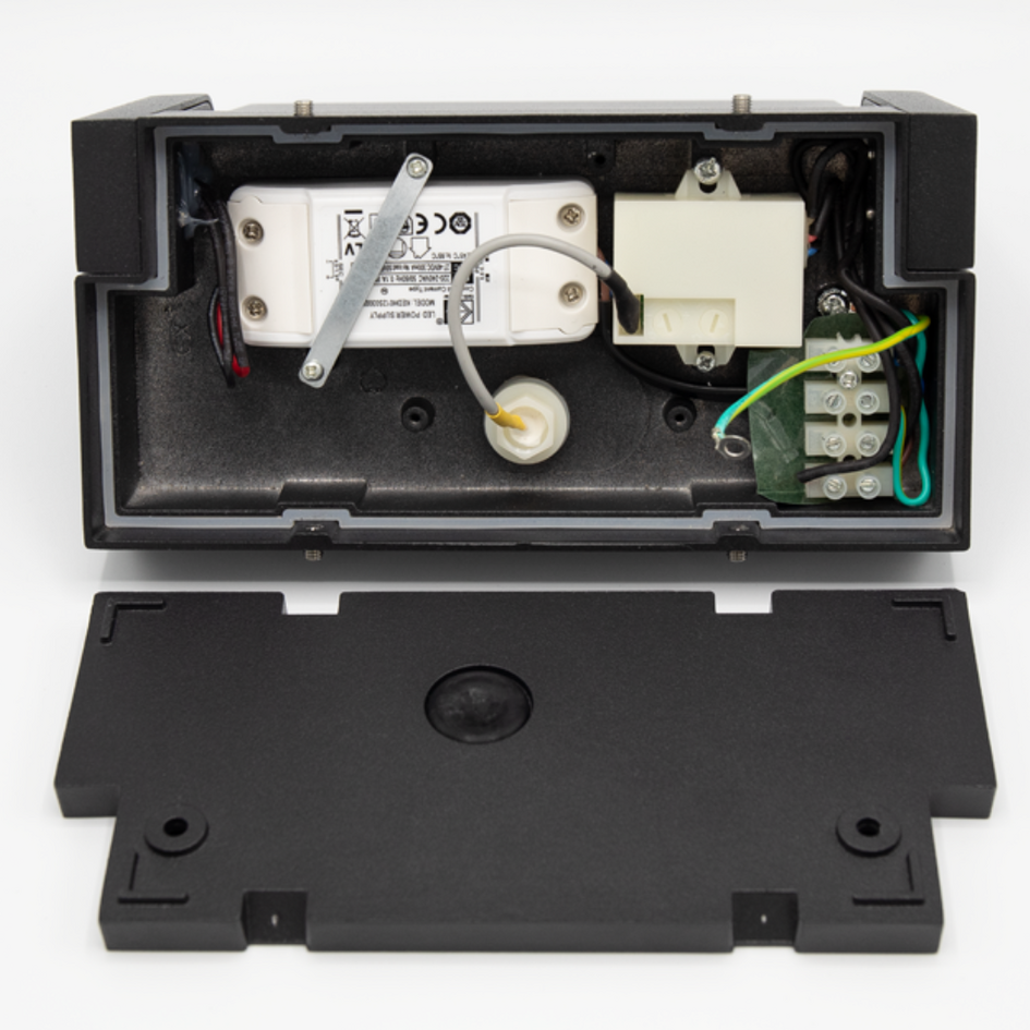 Justerbar utomhusvägglampa Berlin med sensor - svart