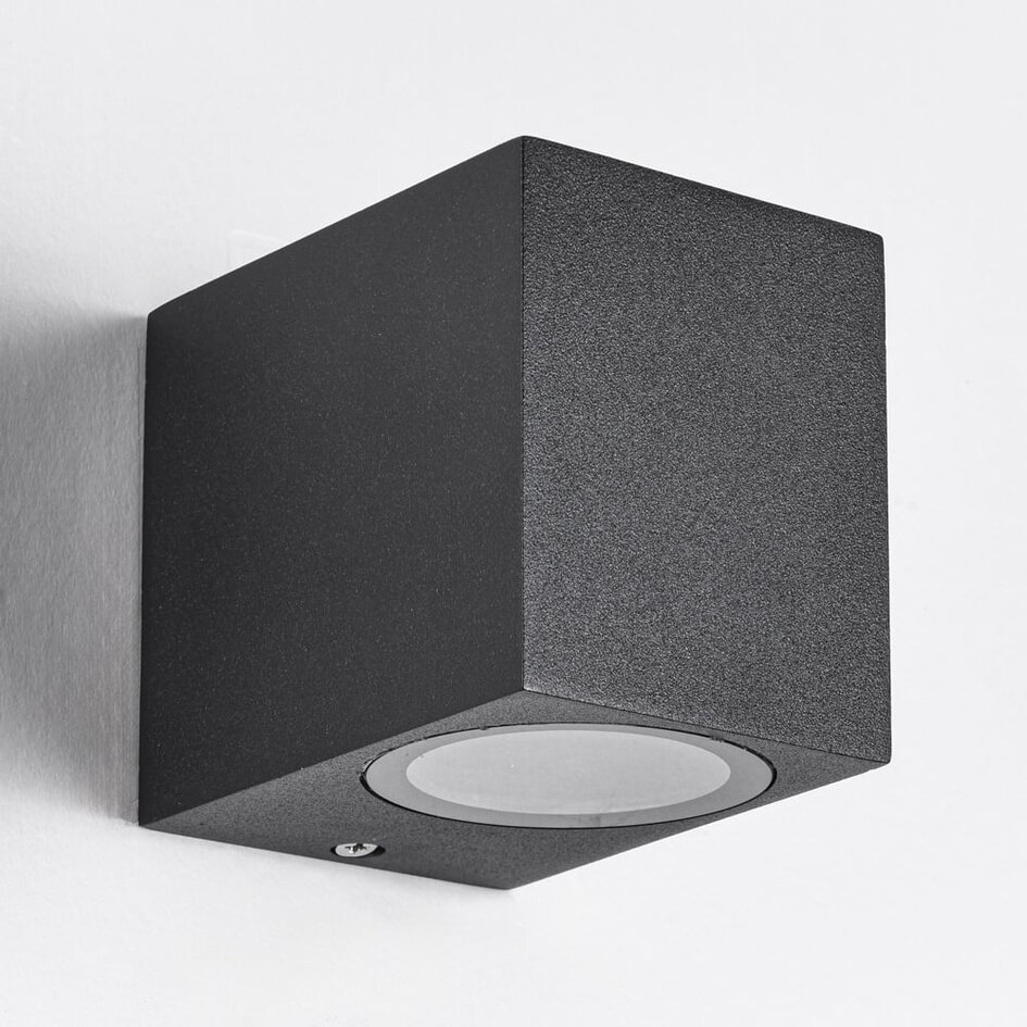 Modern utomhusvägglampa Wolfie - svart och kvadratisk