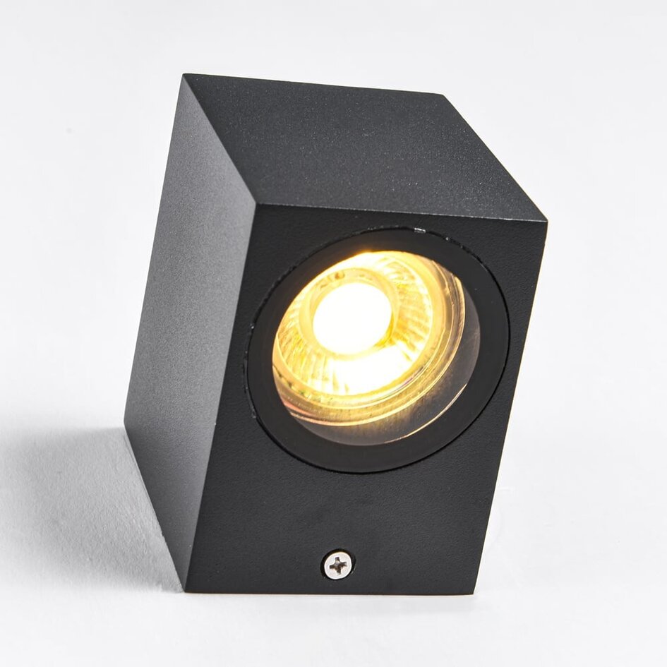 Modern utomhusvägglampa Wolfie - svart och kvadratisk
