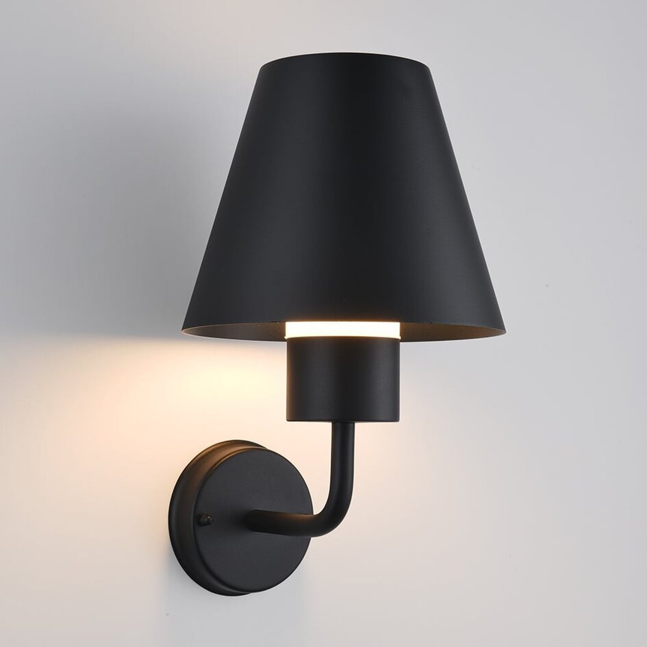 Utomhusvägglampa Michelle - svart med lampskärm