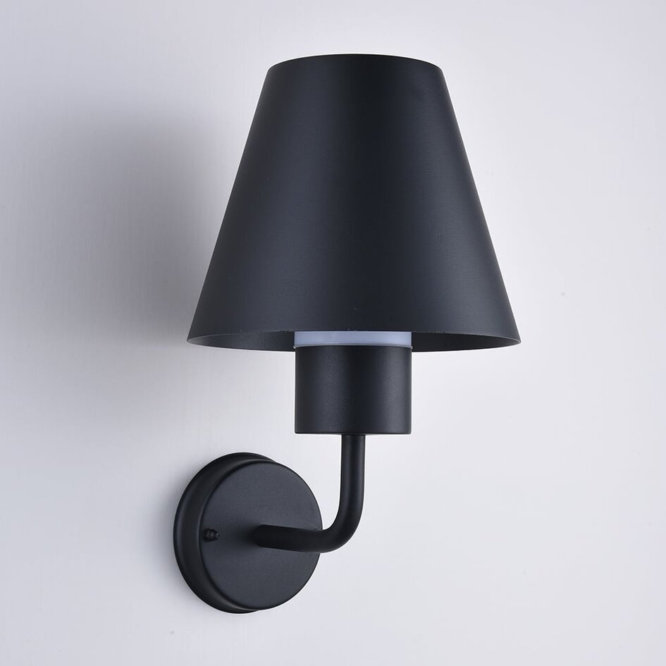 Utomhusvägglampa Michelle - svart med lampskärm