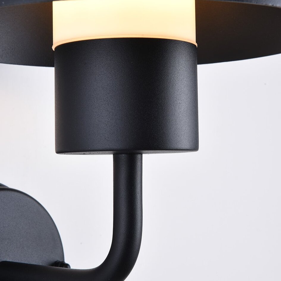 Utomhusvägglampa Michelle - svart med lampskärm