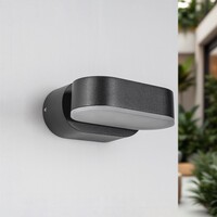 Vridbar vägglampa Isabelle - svart med integrerad LED