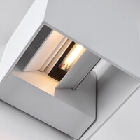 Kvadratisk utomhusvägglampa Oliver - vit med integrerad LED