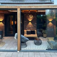 Smart utomhusvägglampa Daisy med Tuya wifi - mattsvart med integrerad LED