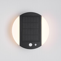 Modern solcellsdriven utomhusvägglampa med sensor i svart - Blitz