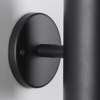 Modern solcellsvägglampa för utomhusbruk i svart med sensor - Chandler