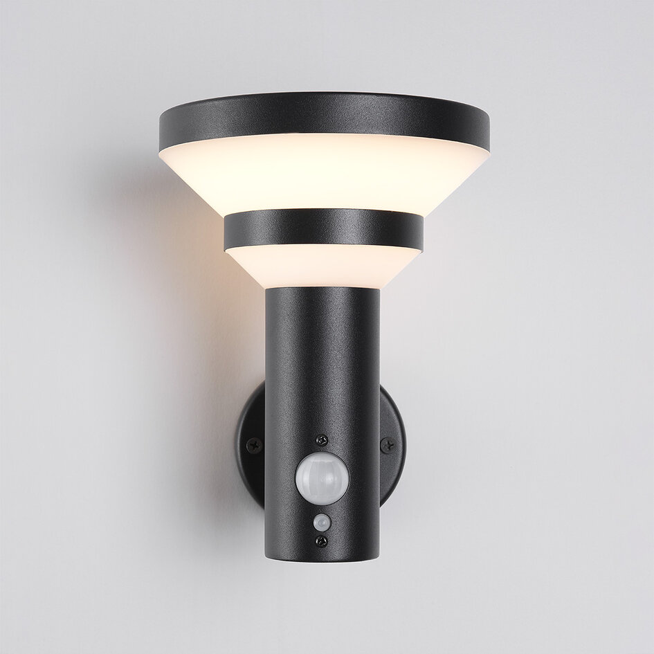 Modern solcellsvägglampa för utomhusbruk i svart med sensor - Kensington