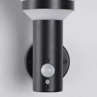 Modern solcellsvägglampa för utomhusbruk i svart med sensor - Kensington