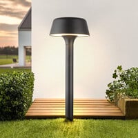 Modern solcellsdriven stående utomhuslampa i svart - Lunar