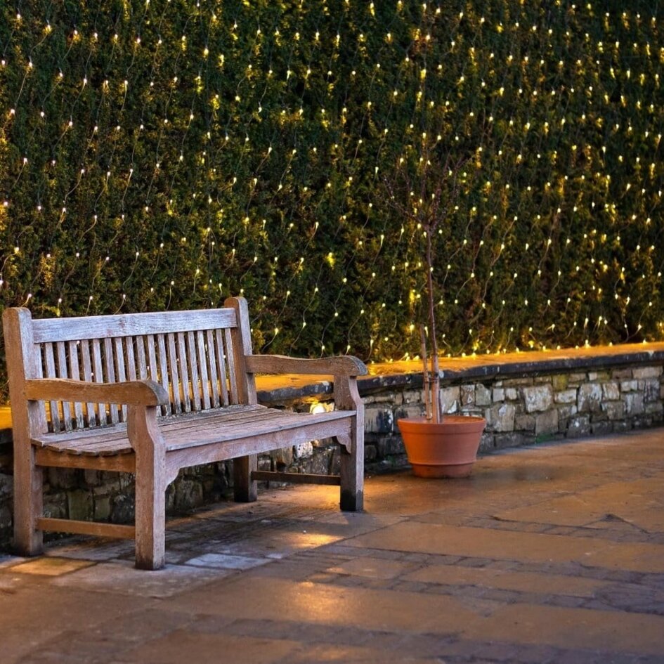 Kopplingsbar nätbelysning | från 2 m² | 200 LED | varmvit | gummi