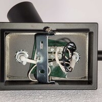 Modern taklampa Kelby med tre spotlights