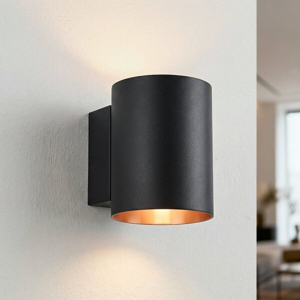 Modern vägglampa svart med guldfärgad insida - Jen
