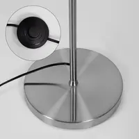 Golvlampa Catalina i satinnickel med tygskärm