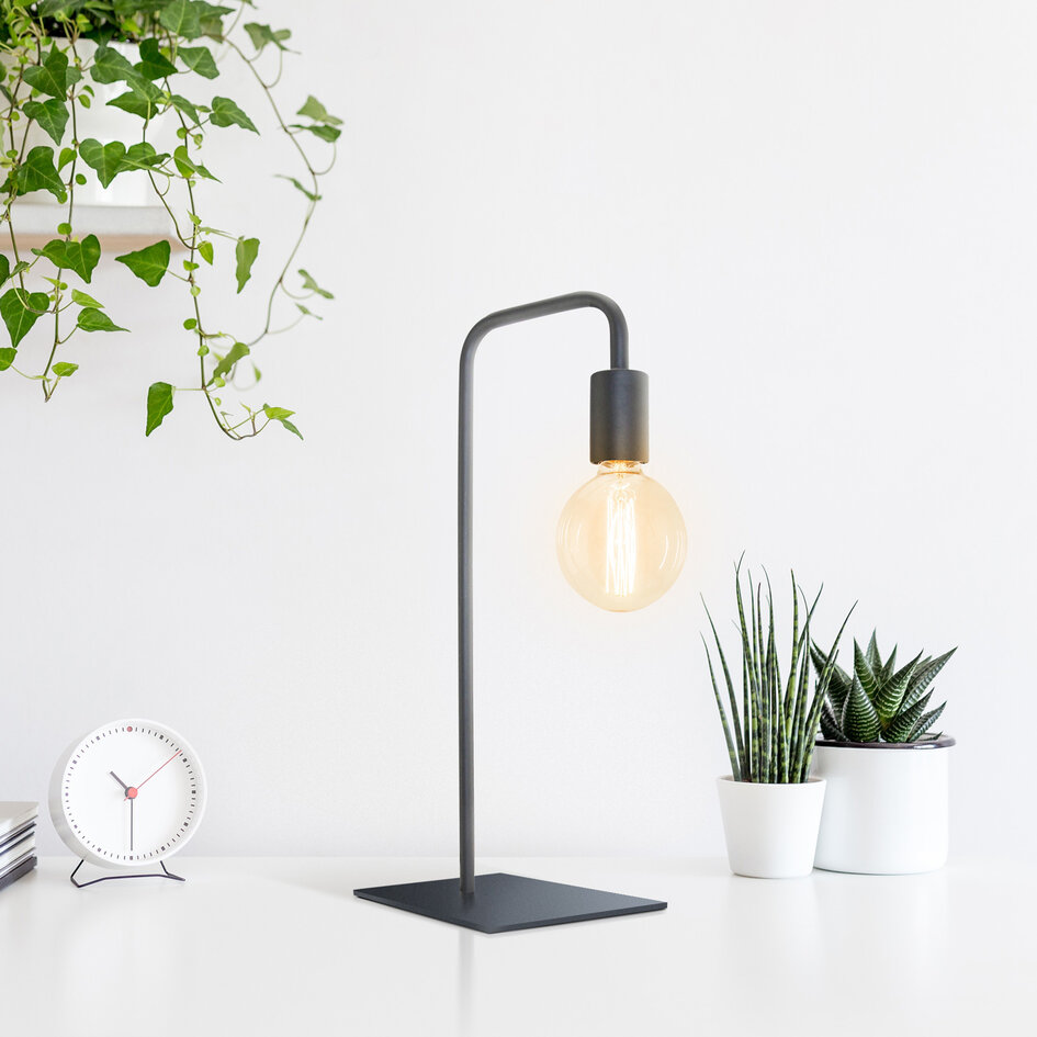 Bordslampa Kent - svart med öppen design