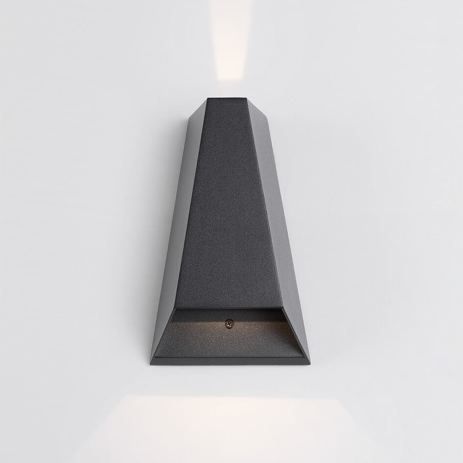 Designad utomhusvägglampa Quinn - svart med integrerad LED