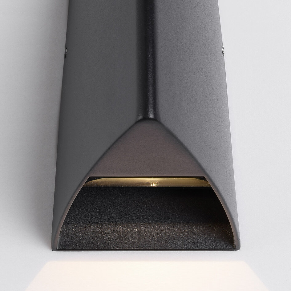 Designad utomhusvägglampa Romy med två lampor - svart med integrerad LED