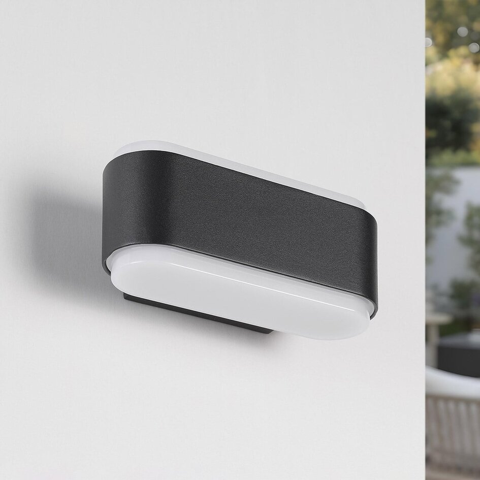 Designad utomhusvägglampa Cale - svart med integrerad LED