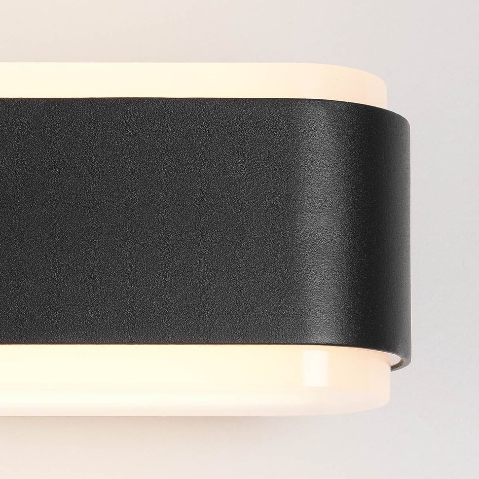 Designad utomhusvägglampa Cale - svart med integrerad LED