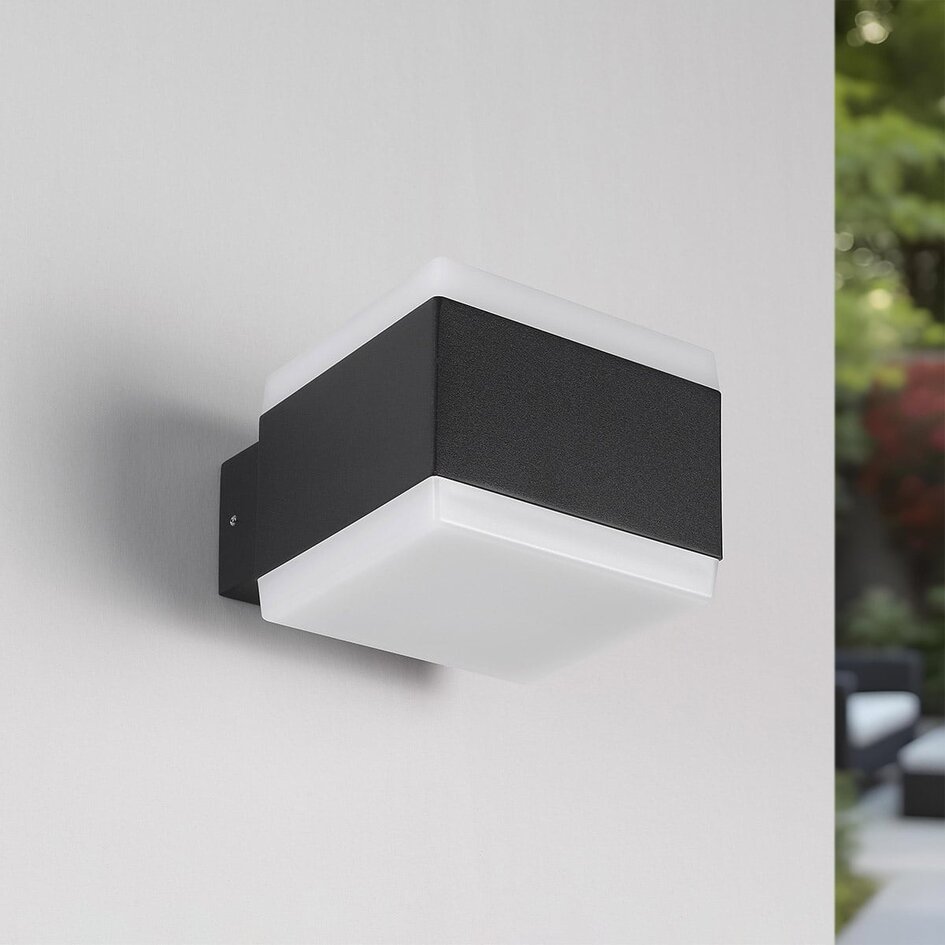 Modern utomhusvägglampa Mikki - svart med integrerad LED