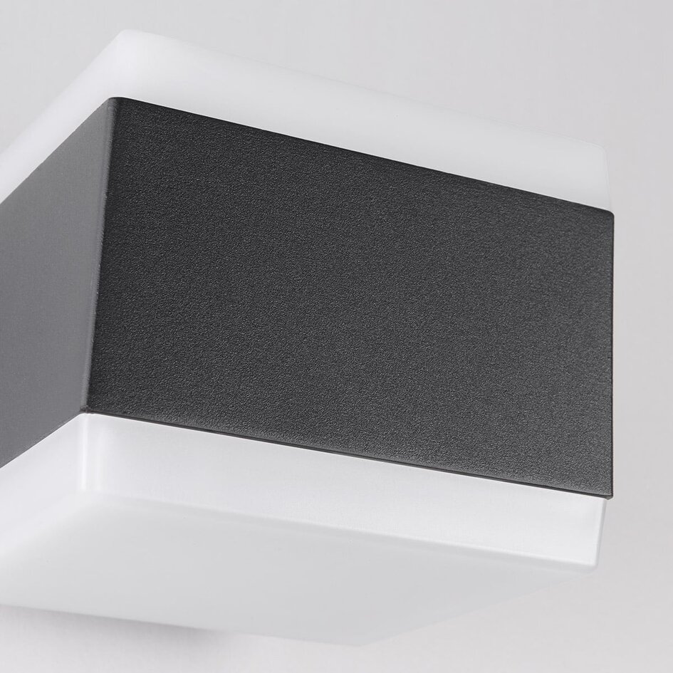 Modern utomhusvägglampa Mikki - svart med integrerad LED