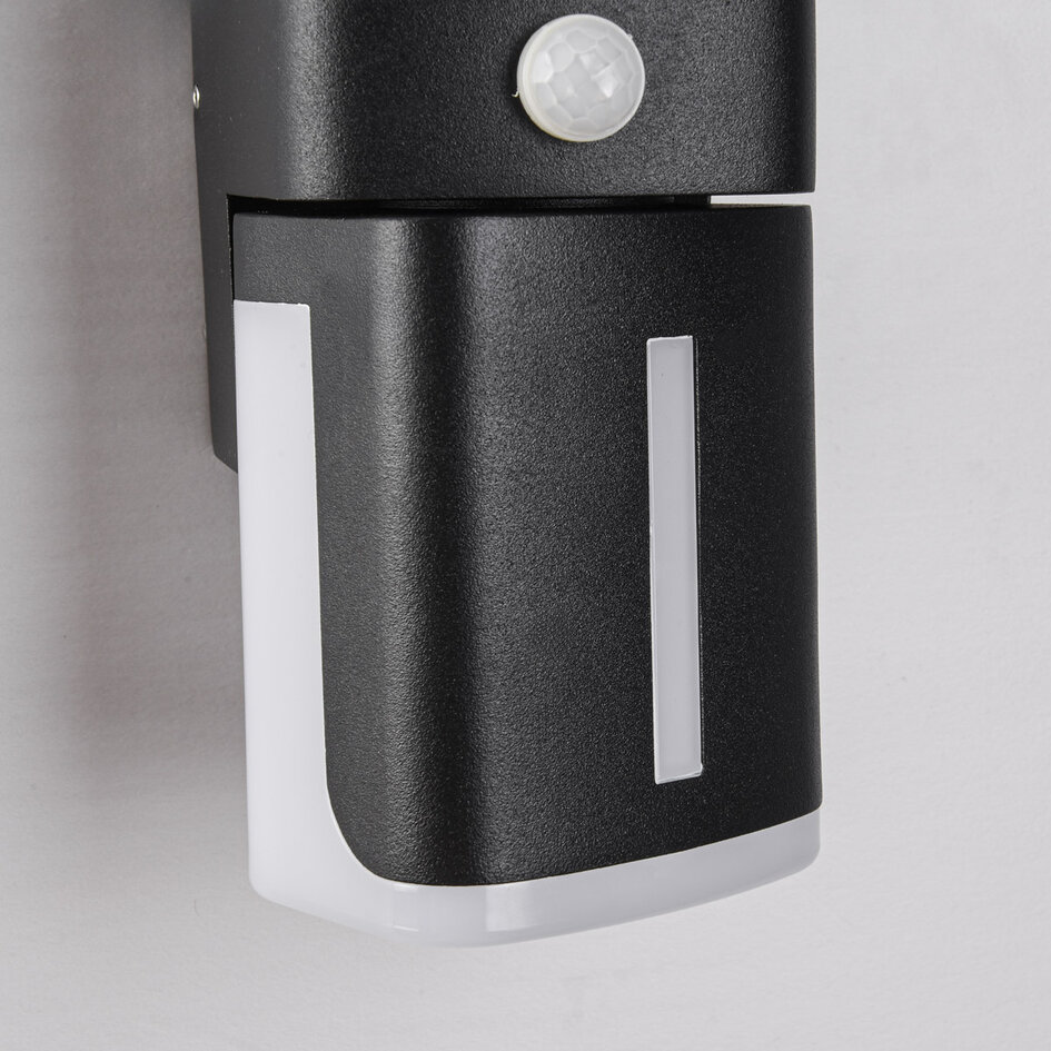 Justerbar utomhusvägglampa Bobby med sensor - svart med integrerad LED