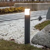 Modern stående utomhuslampa Saar - svart med integrerad LED